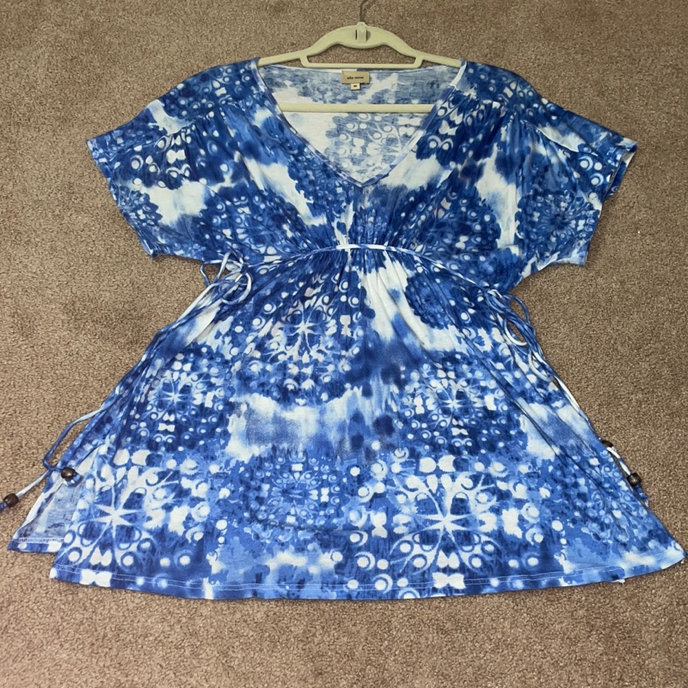 ella moss Blue & White Tie Dye Short Sleeve Top